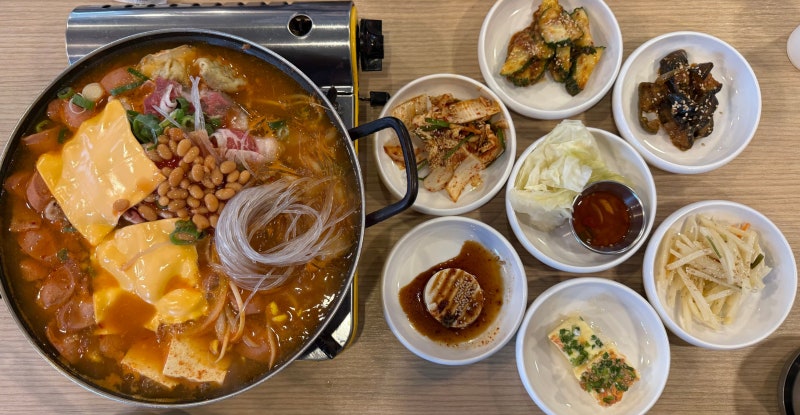 부산중동역 해운대엘시티맛집밥집 ㅣ푸짐한 양 차돌박이햄 가득부대찌개