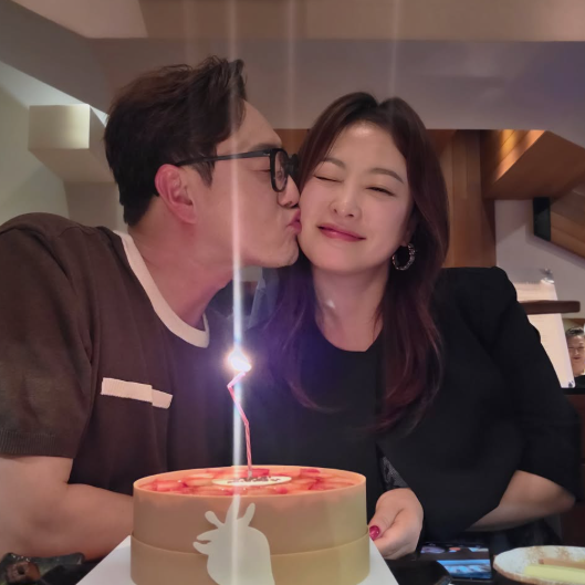 “매년 샤넬백에 포르쉐까지..?” 심진화♥김원효 이 부부 선물 스케일 뭐야