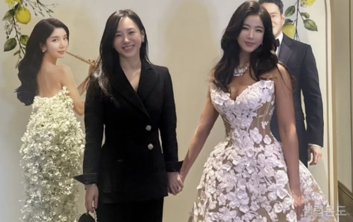 “8년이나 차이 난다고?” 54세 박주미, 정용진 아내와 나란히 서자 반전