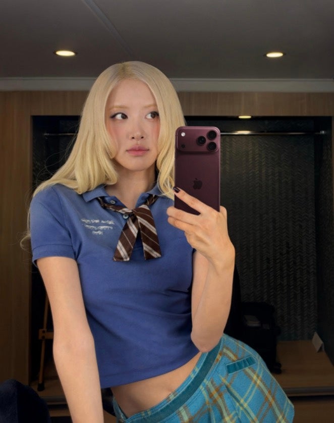 로제 손에 세계에서 가장 먼저 아이폰18 프로가 있었던 이유