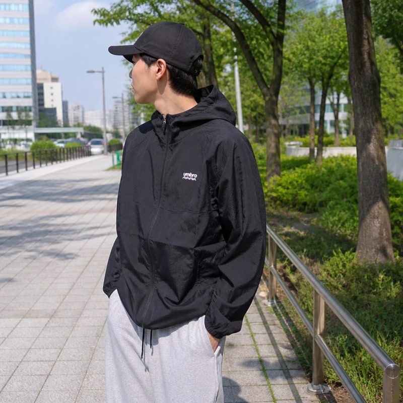 엄브로 바람막이 에센셜 초경량 러닝 등산 여름 자켓 스펙 및 실사용 비교 포인트