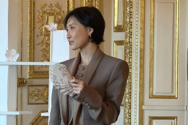 화사가 프랑스 국빈 만찬에서 건넨 선물, 음반보다 특별했던 포장