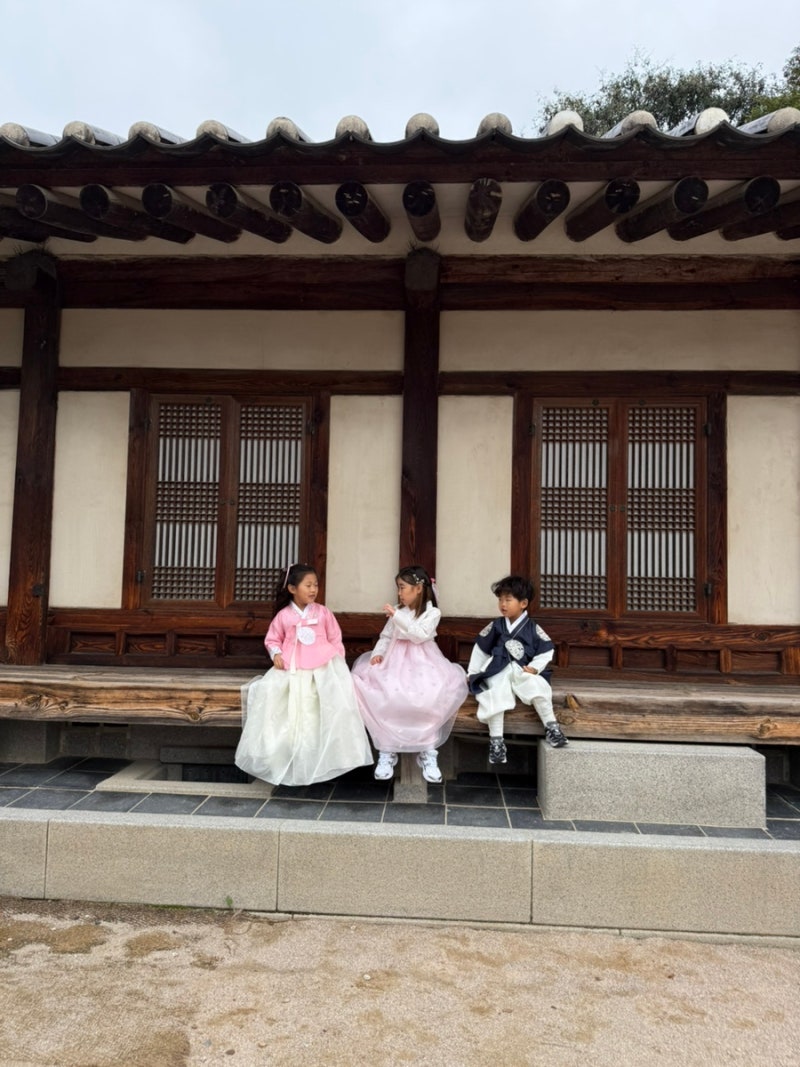 [서울/종로] 경복궁 한복 무료입장 가이드: 아이와 함께 본 수문장 교대의식 시간표 & 부암동 ....