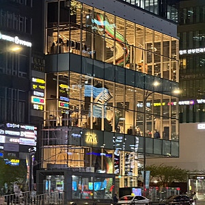 강남 자라 ZARA 플래그쉽스토어 오픈 후기 ♀️