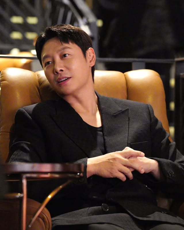 '소녀시대 데뷔조 출신과 결혼?' 배우 김동욱 근황