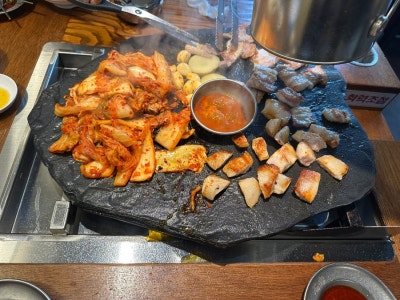 대전 봉명동맛집 돌판모둠구이 돌판짜파게티 드라마에 나온 곳 석암생소금구이