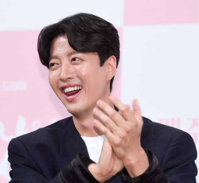 이동건 서울에서 또 카페 오픈한다고? 제주 카페 연못 근황 논란