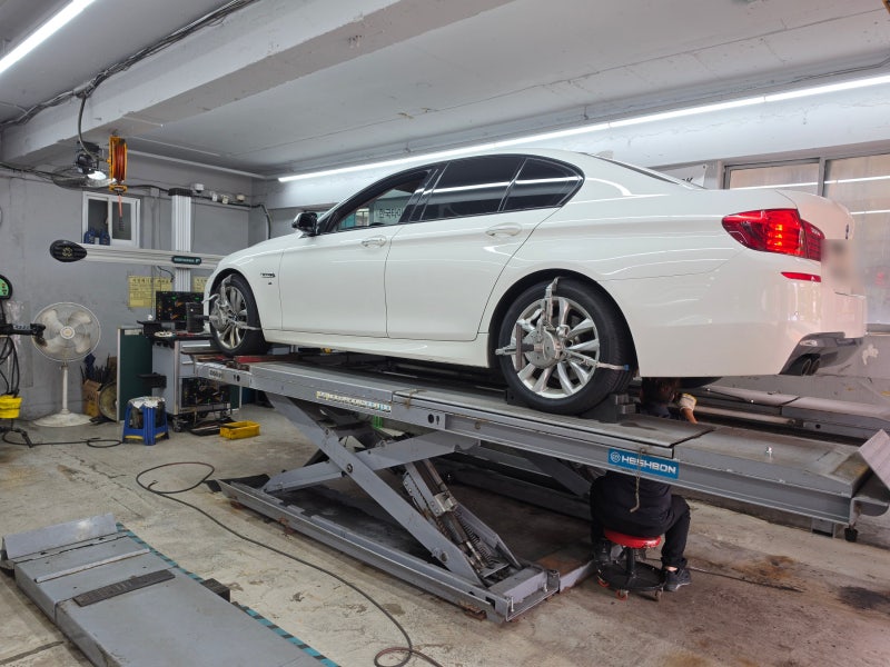 장안동 BMW 520d 타이어 교체 / 한국타이어 벤투스 에어S 245/45R18 275/40R18 + 휠 얼라이먼트 장안동....