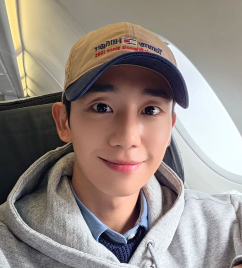 Is He Really in His Late 30s? Jung Hae-in's Fit Spotted in New York