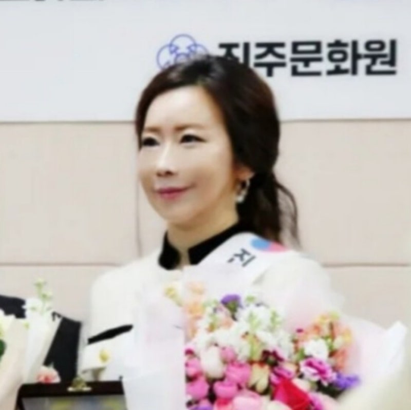 "사형 구형"…'친딸 살해 혐의' 아나운서 출신 가수 김수진, 과거 행적·신상 급속 확산