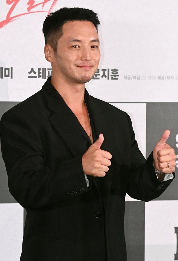 김혜수도 신세경도 아니었다…'타짜' 마지막 판 여주인공, 일본 배우였다고?