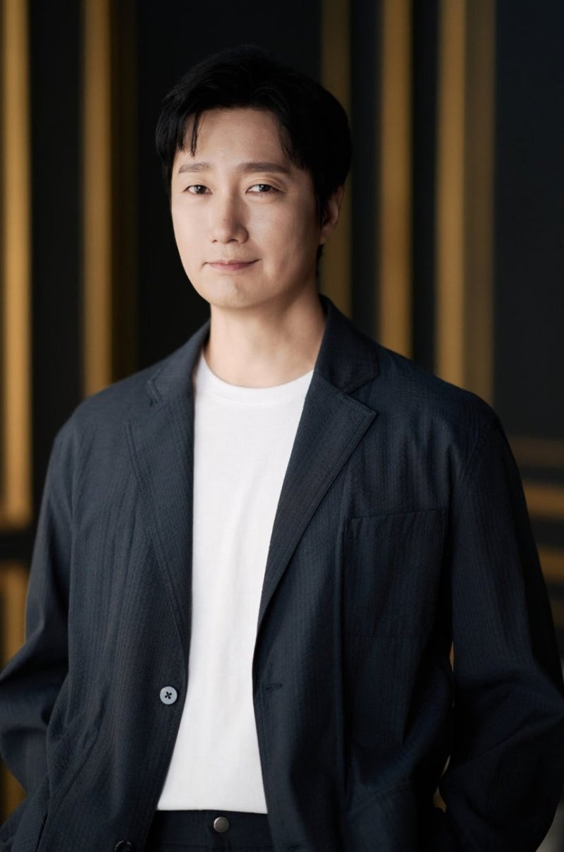 49세 박해일이 직접 꺼낸 "사람은 늙어요" 한마디, 영화 '암살자(들)' 인터뷰에서 나온 솔직한 ....