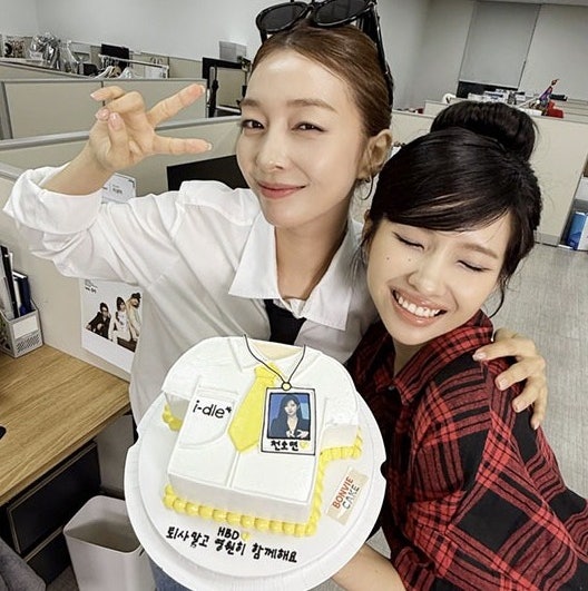 "급하게 만난 것 아니에요..." 소연 생일에 먼저 찍은 이상미 콘텐츠, 표절 논란의 시간차