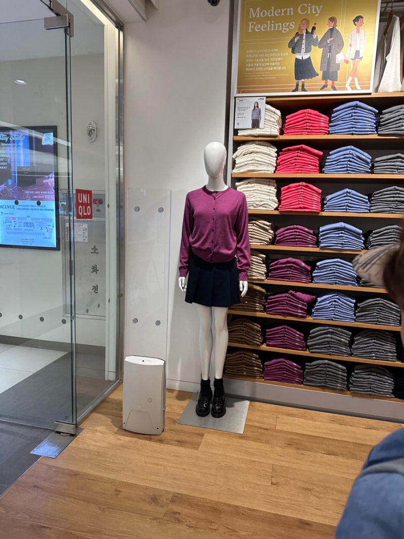 살까말까? 유니클로 바람막이! 소장 중인데 만족