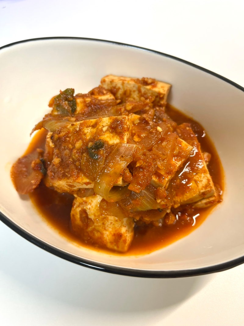급식대가 두부조림 레시피 두부를 먼저 구워 더 맛있게