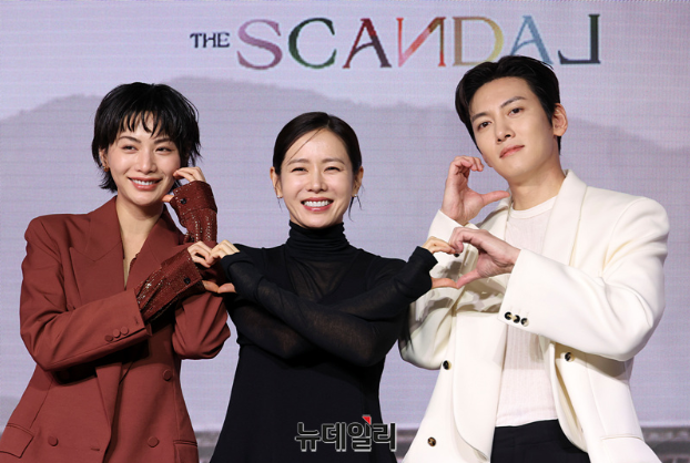 "수위조절실패?"… 손예진·지창욱·나나의 "넷플릭스 스캔들