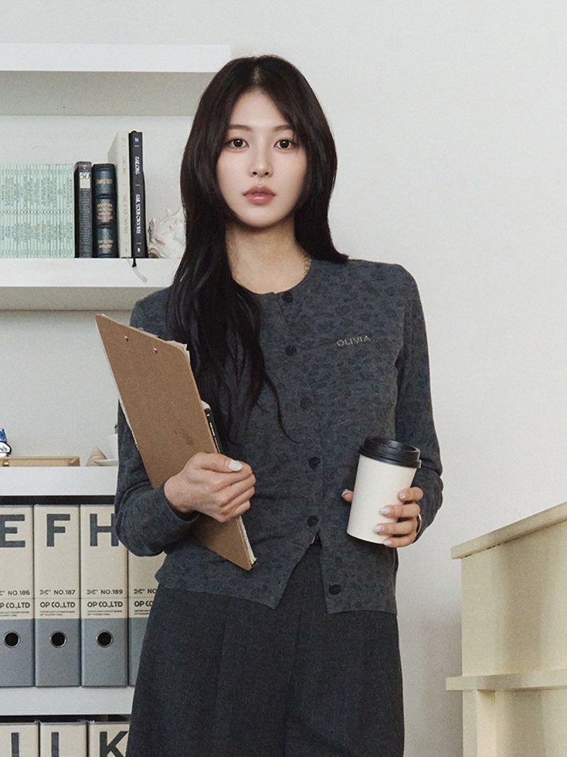 여자 여성 니트 가디건 브랜드 올리비아로렌 에센셜한 맛 좋죠