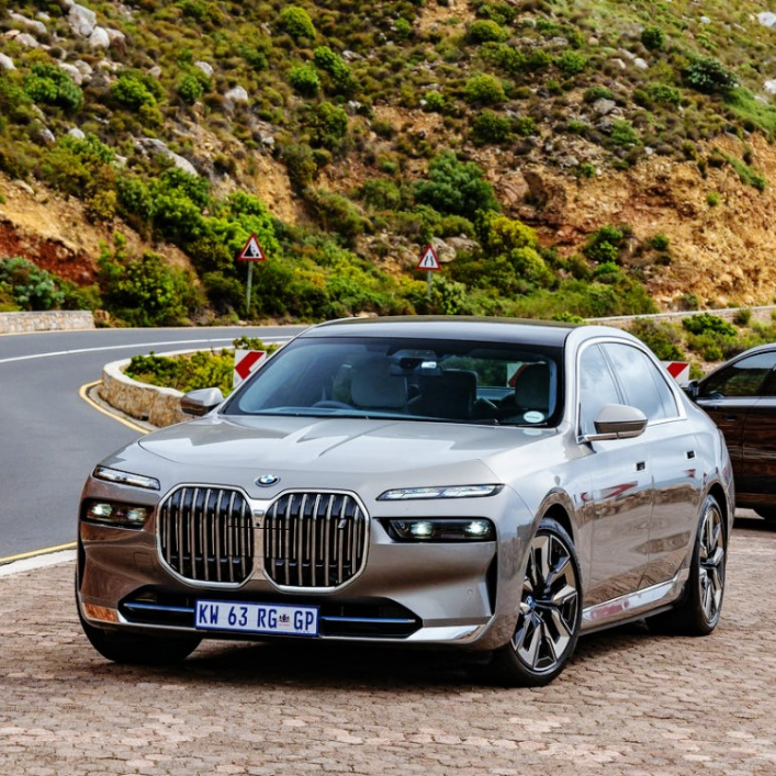 "1등인데 4천만원 할인?" BMW 7시리즈 할인, 신형 앞둔 지금 살까