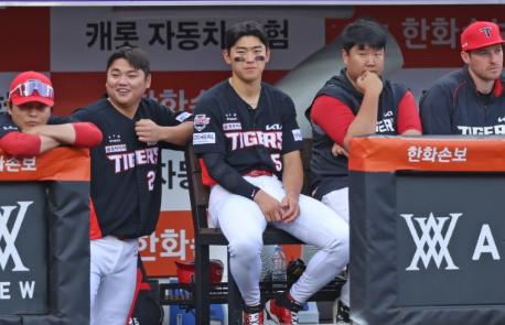 “빼자니 타선 무너지고 데려가자니 수비가 빈다”…김도영·문보경 부상에 류지현호 고민