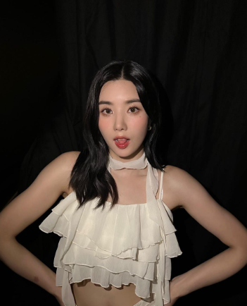 가수 권은비 연애 직접 밝혔다. 워터밤 여신 드디어 , 2026년 근황