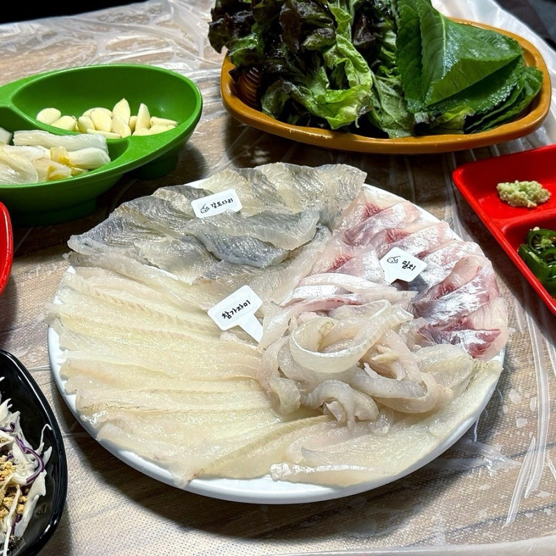 부산 부전동 맛집: 참가자미,전어가 맛있는 부산횟집/부전시장 현지인 맛집