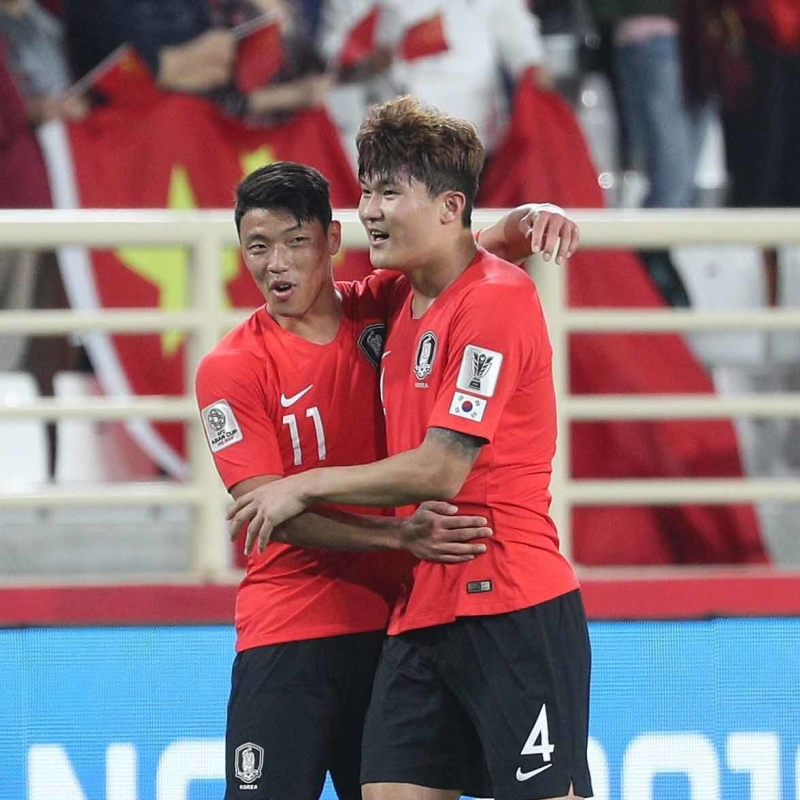 "둘 다 한때 300억 넘었는데.." 황희찬 김민재 같은 1996년생의 엇갈린 현재