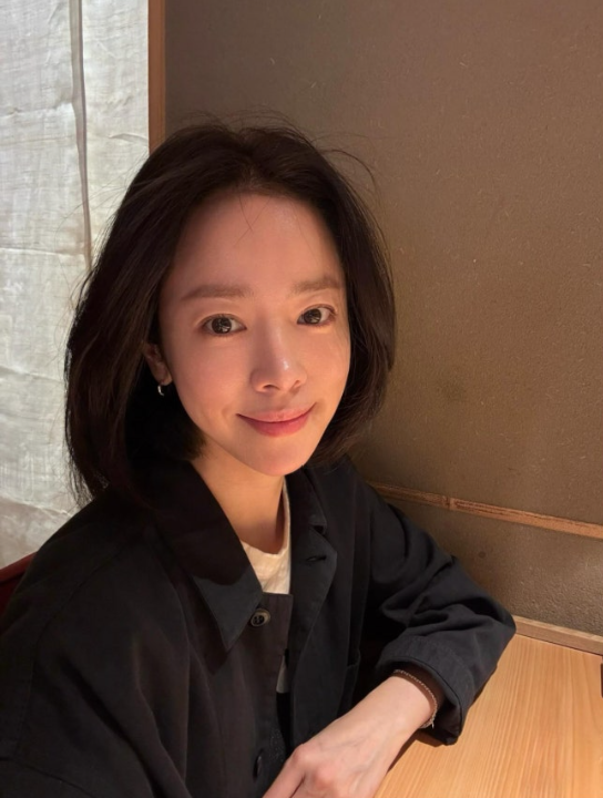 한지민 최정훈 결별설 이후 근황｜“가을이 성큼”…SNS로 전한 여유로운 일상