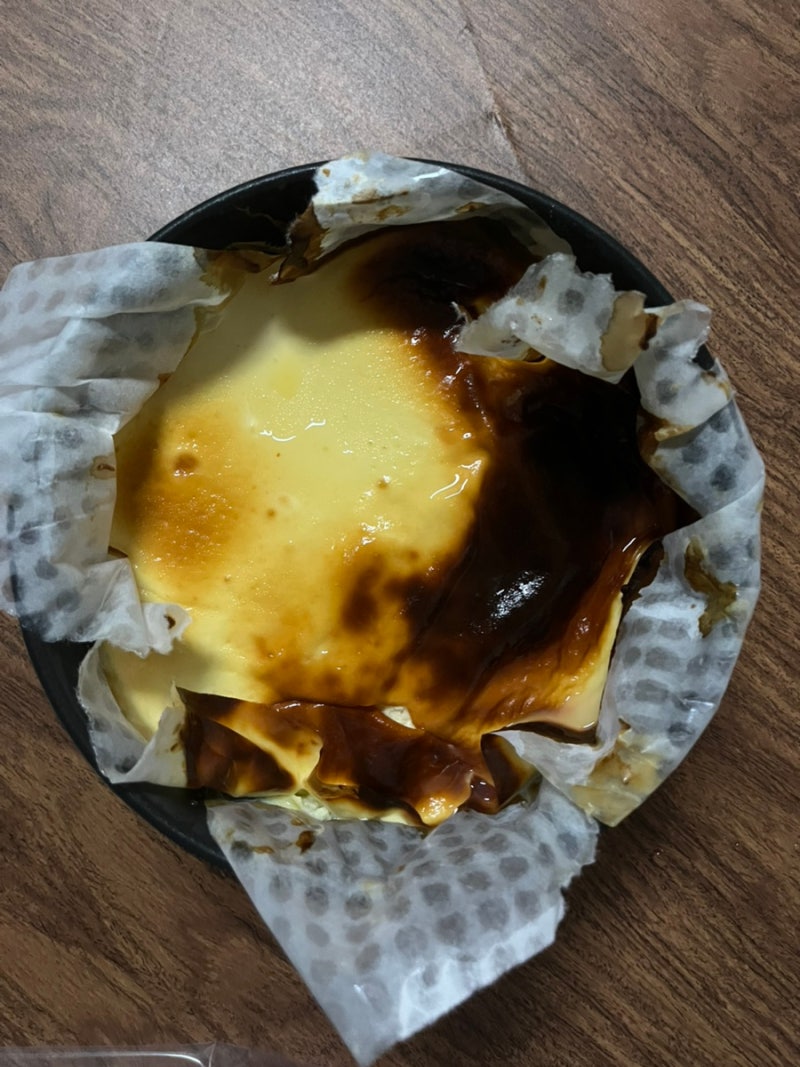 다이어트 디저트 레시피 : 그릭요거트로 만드는 초간단 바스크 치즈 케이크(170kcal)