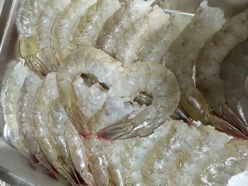 가락시장가서 요즘 제일 핫한 생새우회 사다가 직접 까서 먹어봄ㅎㅎ날치알 불닭 마요는 필....