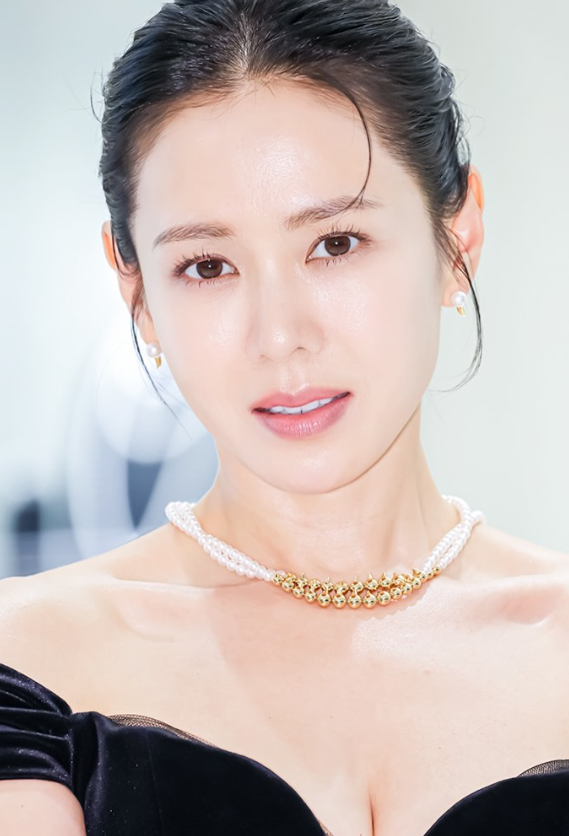 손예진이 밝힌 아들의 미래…“배우 안 하기도 힘들 것” 현빈♥손예진 집의 특별한 이야기