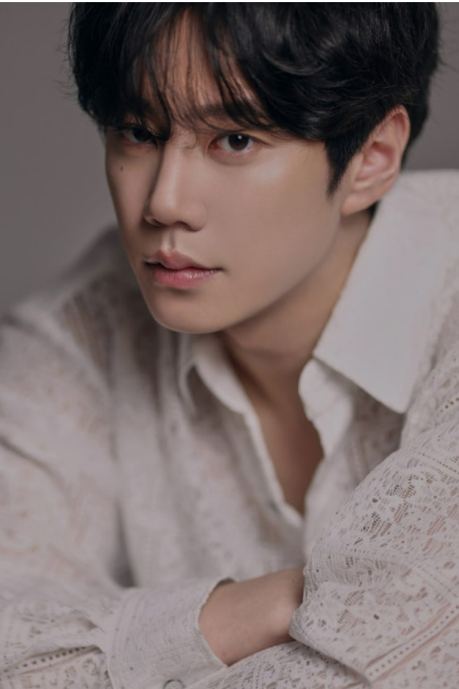 이준영 프로필 키 나이 혈액형 MBTI 고향 재산 가족 학력 소속사 데뷔작 사건사고