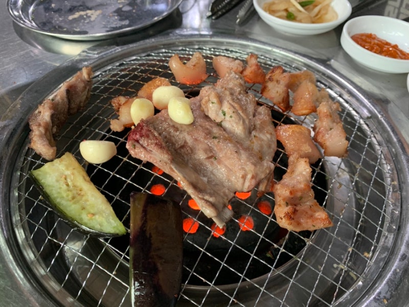 속초 맛집 연탄불생구이 돼지생갈비 돼지꼬리 솔직후기