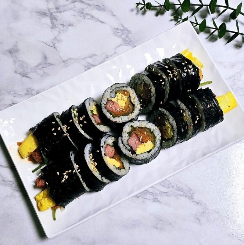 스팸 묵은지 김밥 만드는법 재료 없을 때 만들기 좋은 간단한 김밥 레시피
