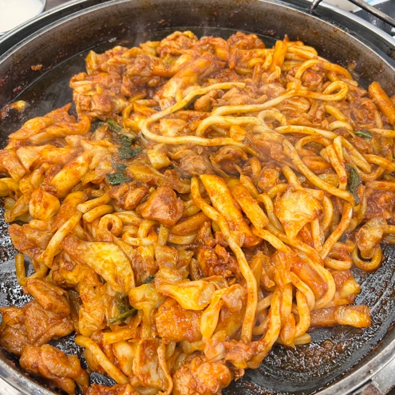 강촌엘리시안 근처 맛집, 우미닭갈비&159닭갈비