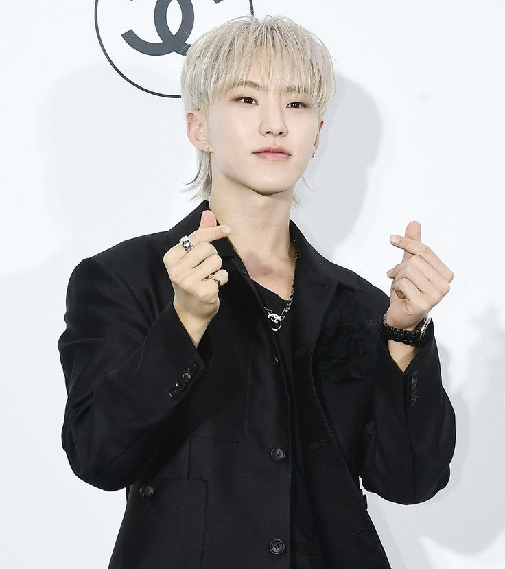 My knee in the military... The reason fans burst into tears after reading SEVENTEEN Hoshi's personal post