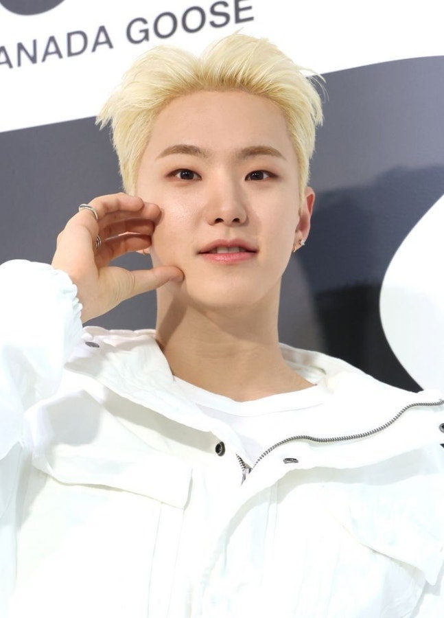 "전역을 겨우 6개월 남겨두고…" 갑작스러운 수술 소식 전한 세븐틴 호시, 군 전방십자인대 ....
