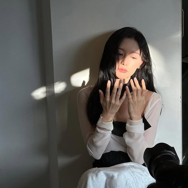 소름 돋는 김지원 과거, 10월 '미친개'로 컴백하는 이유