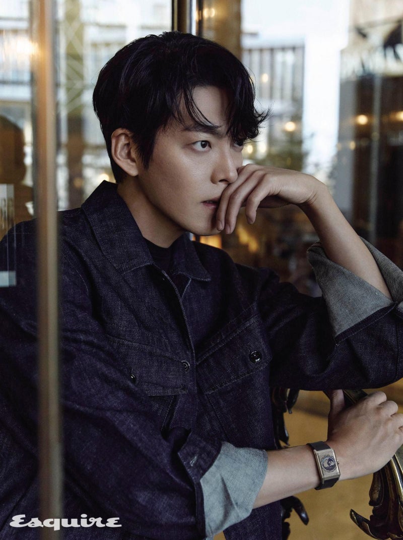 “김우빈 맞아?” 민소매 입었더니 팔뚝이…티셔츠 꽉 채운 ‘벌크업’ 근황