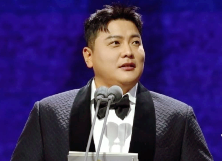 김태균 누적 연봉 200억 슈퍼카 6대 발언 라디오쇼 출연 화제