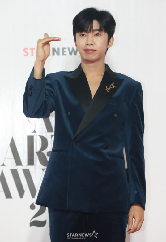 [꿀소식] "역시 영웅시대!" 임영웅 'AAA 2026' 인기상 사전투표 1위… 히어로의 위엄 & 예선·결선....