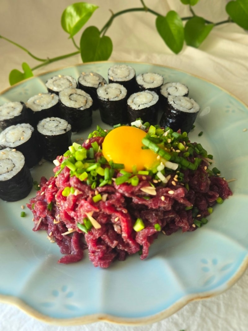 언제나 칭찬받는 육회 정석 레시피 육회 소금 양념 소금 육회 김밥 만들기
