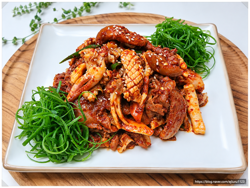 오삼불고기 황금 레시피 돼지고기 먼저 양념에 재워 쫄깃하고 맛있게