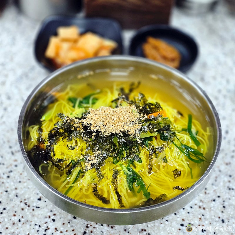 대구 서문시장 2지구 엄마칼국수 / 아침식사로 즐기는 잔치국수