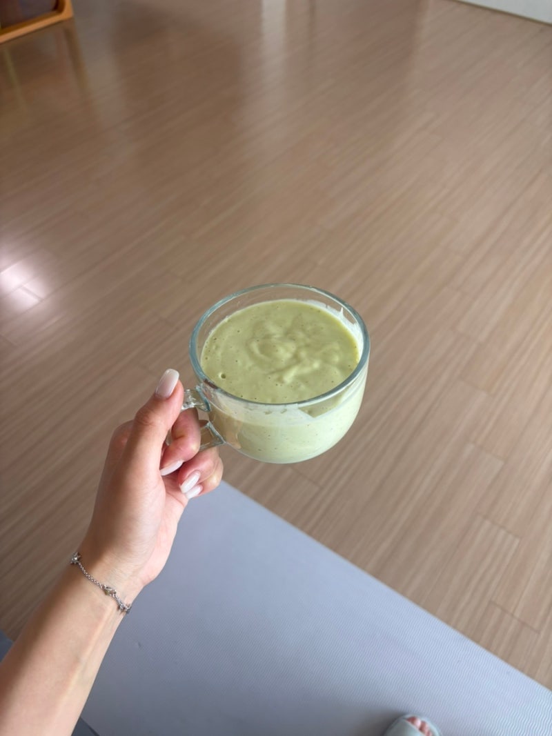 아보카도 바나나 주스 레시피 / 10번 도전끝에 알아냄 진짜 맛있어요