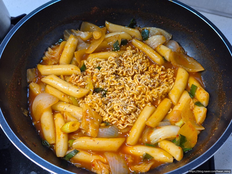 라볶이 레시피｜어묵꼬치까지 집에서 즐기는 분식집 한 상