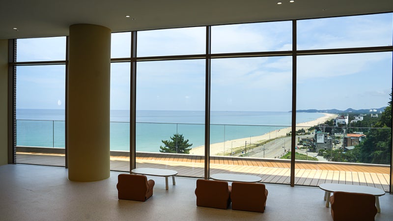 襄陽 Cliff Beach 度假村東湖海灘韓式暖炕房，適合帶孩子家庭旅行