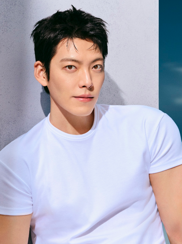 '신민아♥️' 배우 김우빈 프로필 총정리 | 나이 키 어깨 비인두암 투병 드라마 예능 MBTI