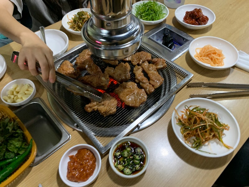 청주 율량동 맛집 갈비 구워주는 집 정겨운수제갈비