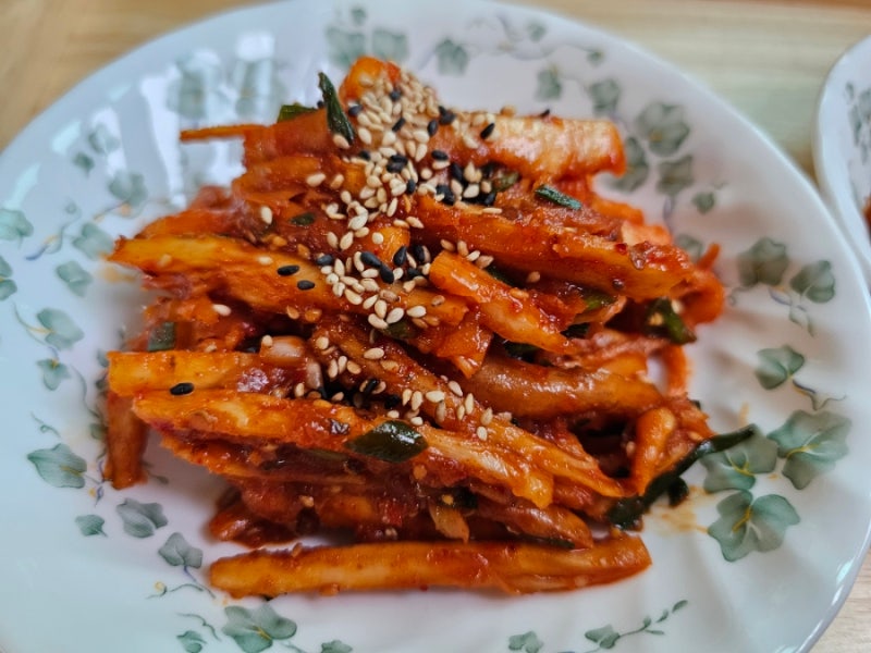 더덕고추장무침 향긋한 더덕무침 레시피