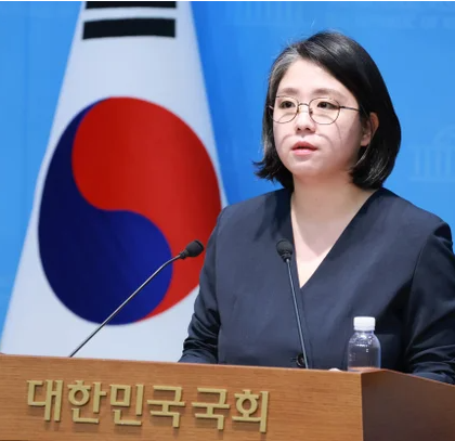 [용해인 프로필] '가만히 있으라' 부터 30대 재선·성평등가족부 장관 후보자까지! 의정 활동,....